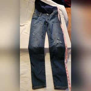 NWOT Gap Maternity Distressed Jeans.  Favorite Jegging.  Size 28/6L.